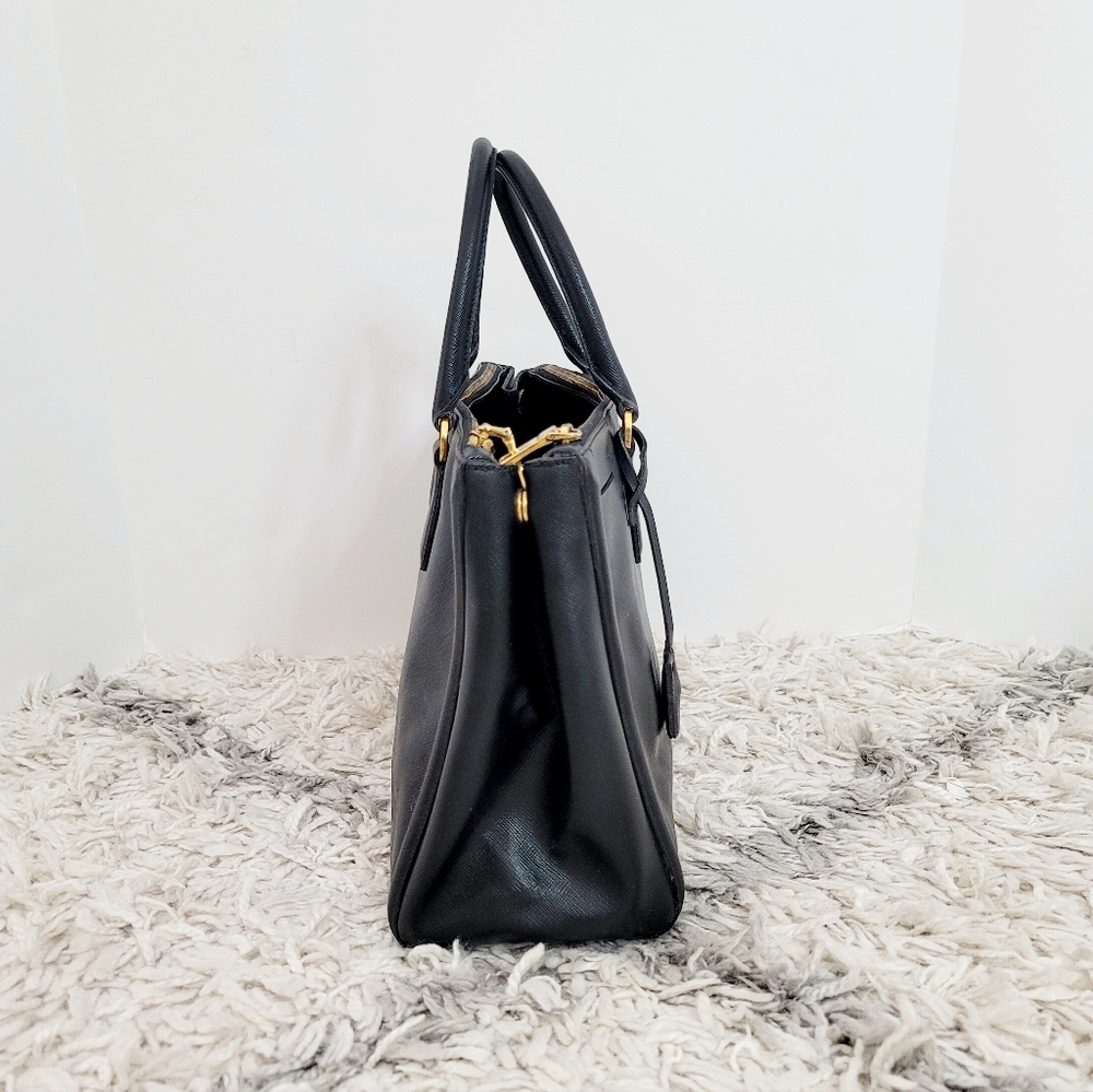 Prada Galleria medium saffiano leather bag - Picture 9 of 15